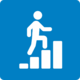 Das Symbol zeigt eine stilisierte Person, die eine Treppe oder mehrere Balkenstufen hinaufsteigt. Es steht sinnbildlich für Fortschritt, Entwicklung oder das Erreichen eines Ziels. Der Hintergrund ist blau, die Figur und die Stufen sind weiß dargestellt.